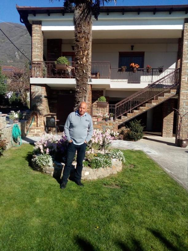 Guesthouse Athanasiou Káto Loutrákion Exterior foto