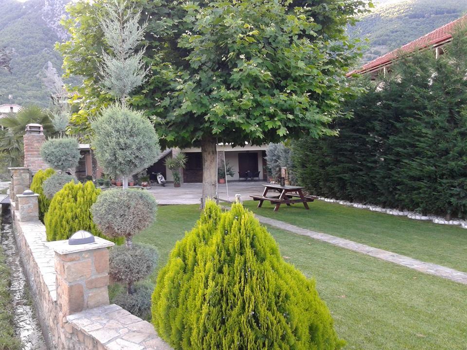 Guesthouse Athanasiou Káto Loutrákion Exterior foto